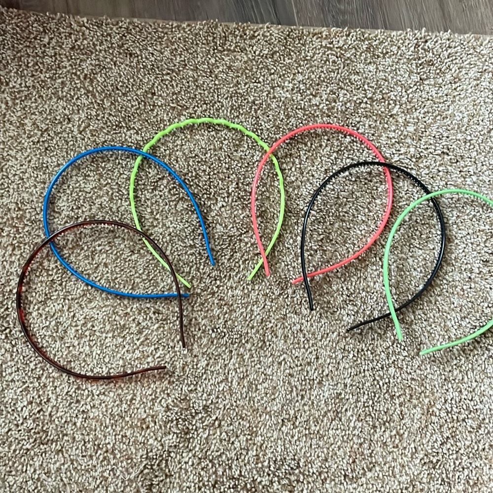 6 Thin Plastic Headbands